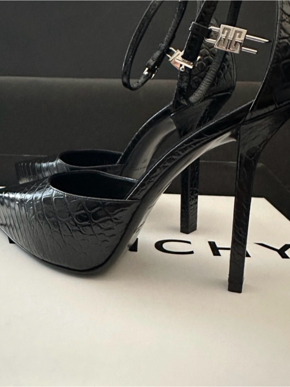 🚫Weared 1Time 🚫Givenchy Black Croc-Embossed Pointed Ankle-Strap Stiletto Pumps